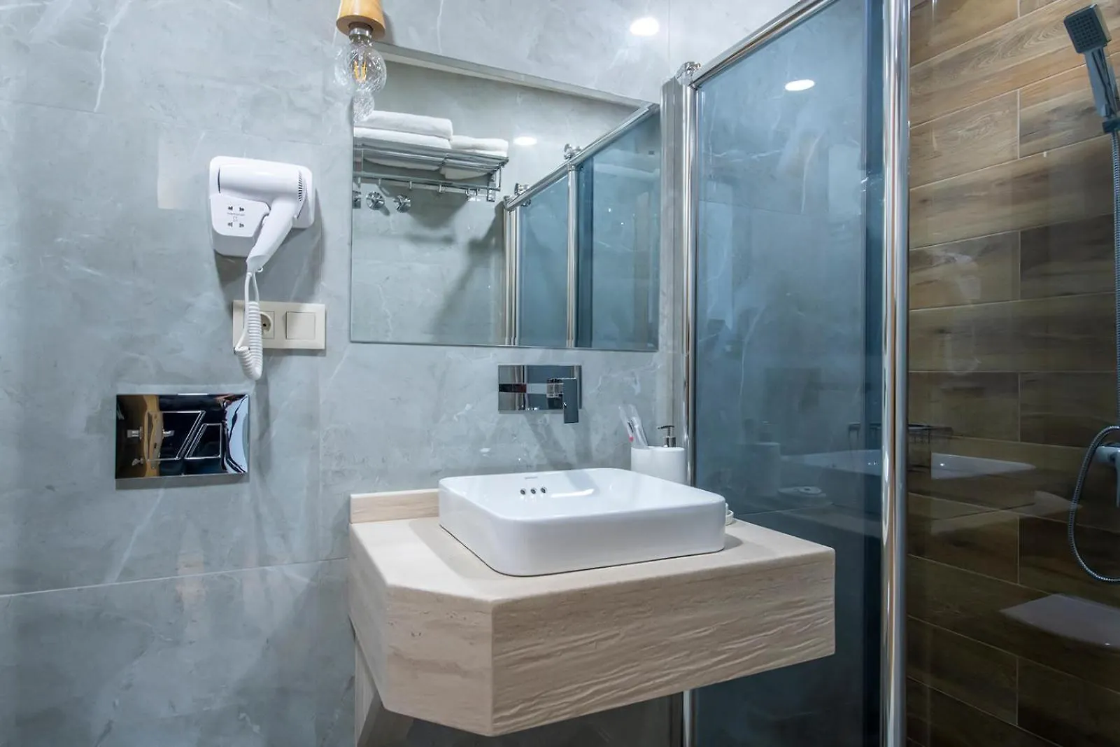 Metekhi Boutique Hotel Τυφλίδα 4*,